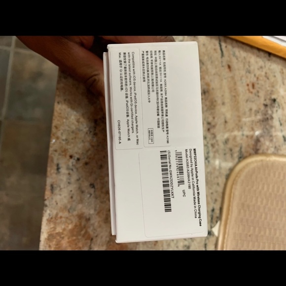 Apple EarPods - Picture 2 of 8